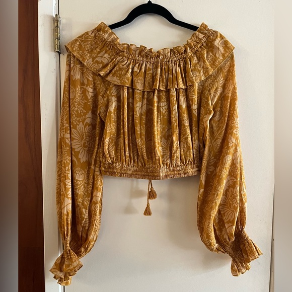 Spell and the Gypsy Lioness Peasant Blouse in
Caramel - Picture 3 of 13